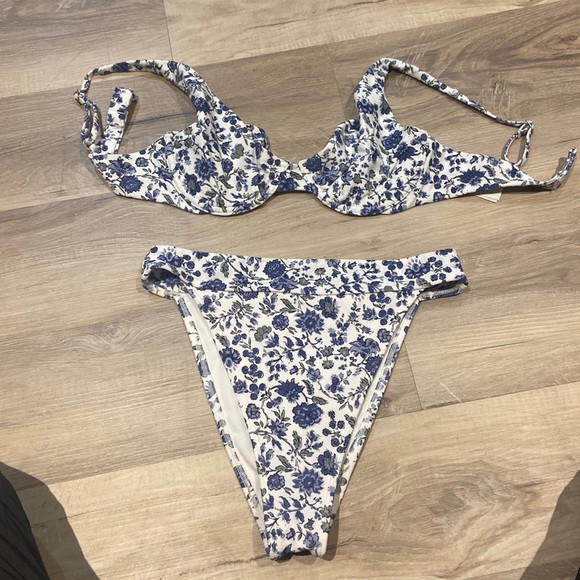 Excellent Condition Bikini - Picture 1 of 6